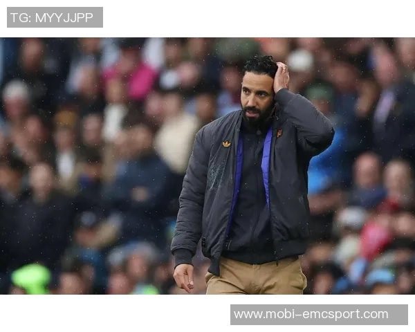 尤文等豪门瞄准本菲卡17岁后卫福尔莫索穆帅称其为新一代小麦