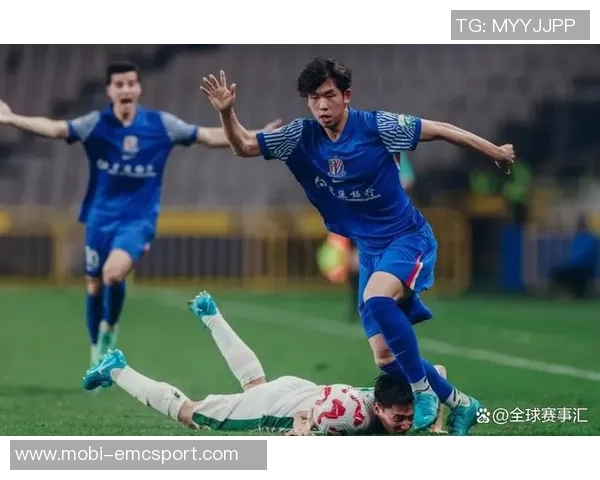 川超精彩绝伦补时逆转遂宁门将头球绝平广安队震撼全场