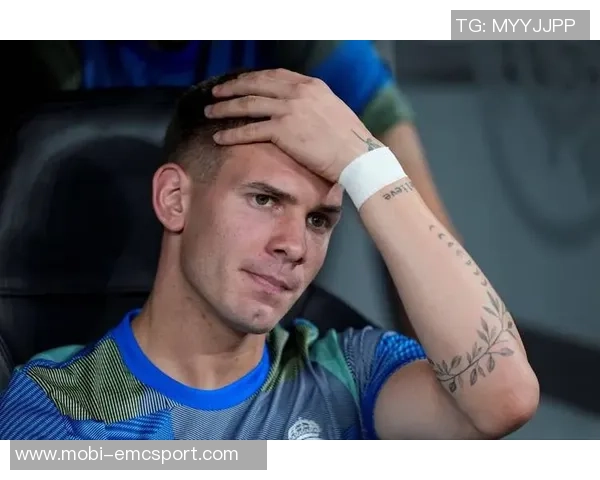 柯蒂斯琼斯在欧冠中展现出92传球成功率成为中场球员第三高的表现